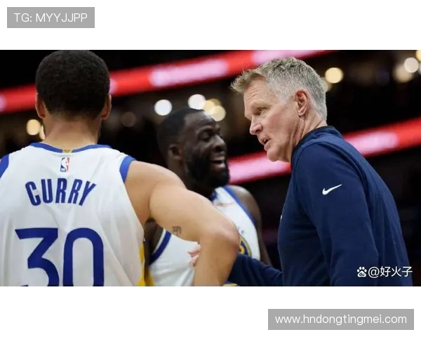 德雷蒙德格林的篮球生涯与领导力探讨：从勇士队的核心到全能战士