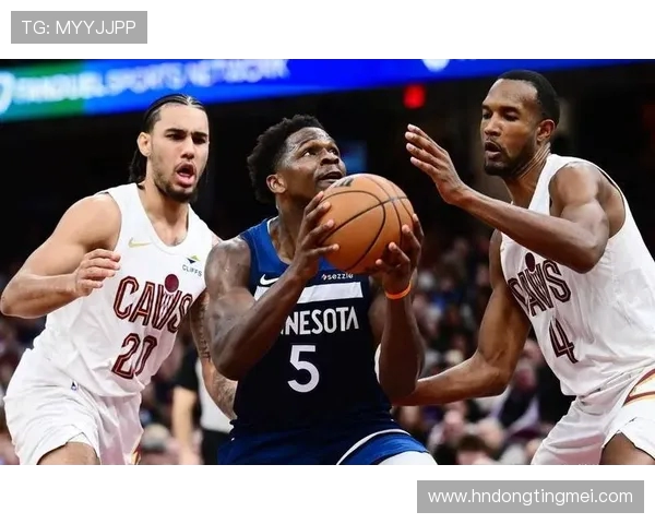 马刺与快船G4激战正酣谁能在季后赛中逆袭晋级决赛圈