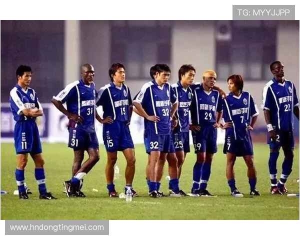 赛后分析：上海足球队与重庆足球队的比赛节奏与战术对比探讨